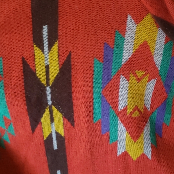 Aztec Hooded Throw - Picture 9 of 10